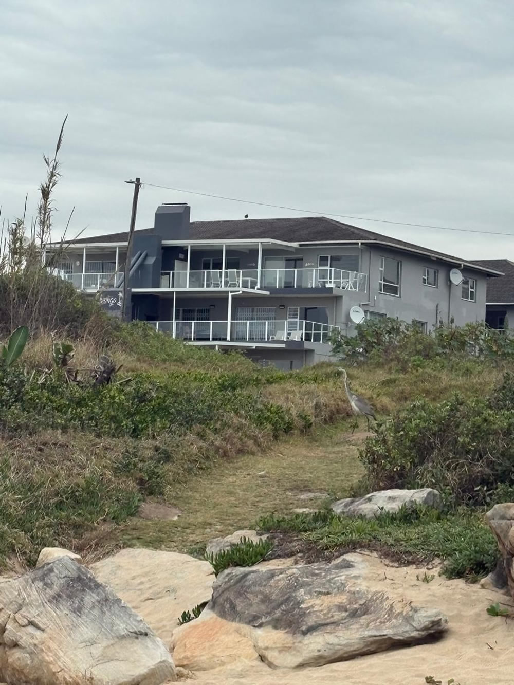 Easy strolling between Uvongo and Manaba beaches. Image Emily Wyatt-Minter